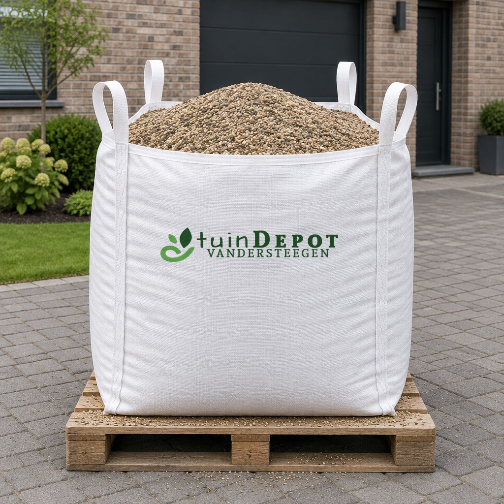 Bigbag Berggrind 4/6 op pallet op de oprit