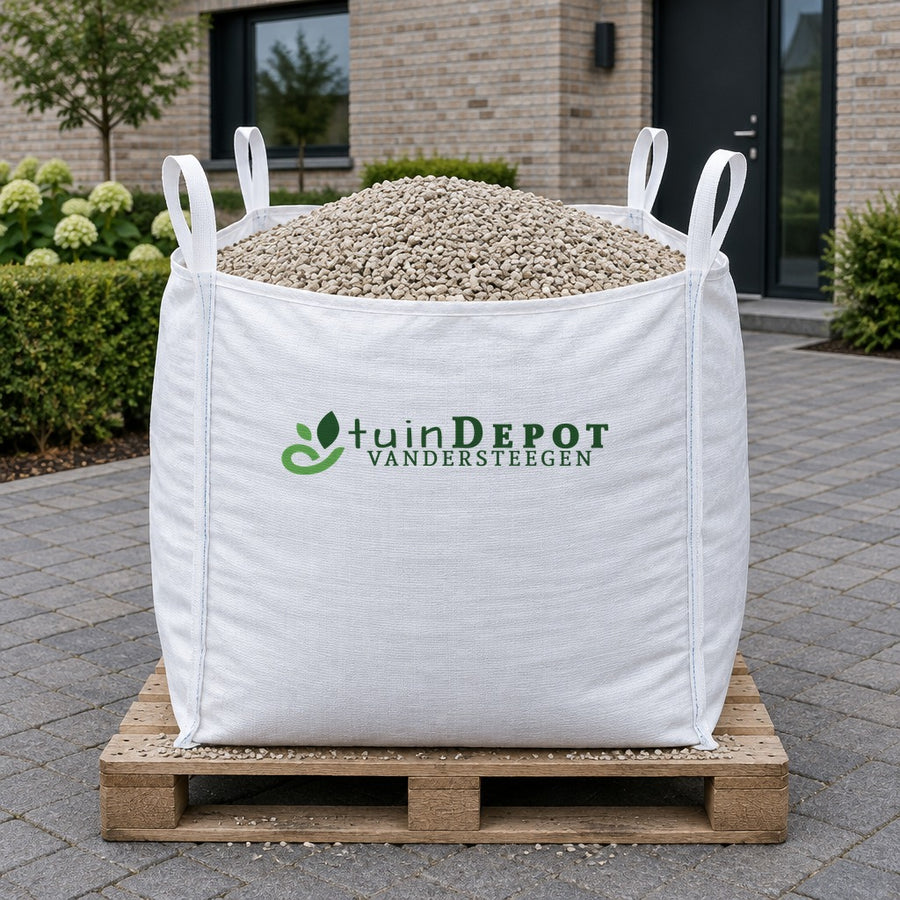 Bigbag Cadure 8/11 op pallet op de oprit