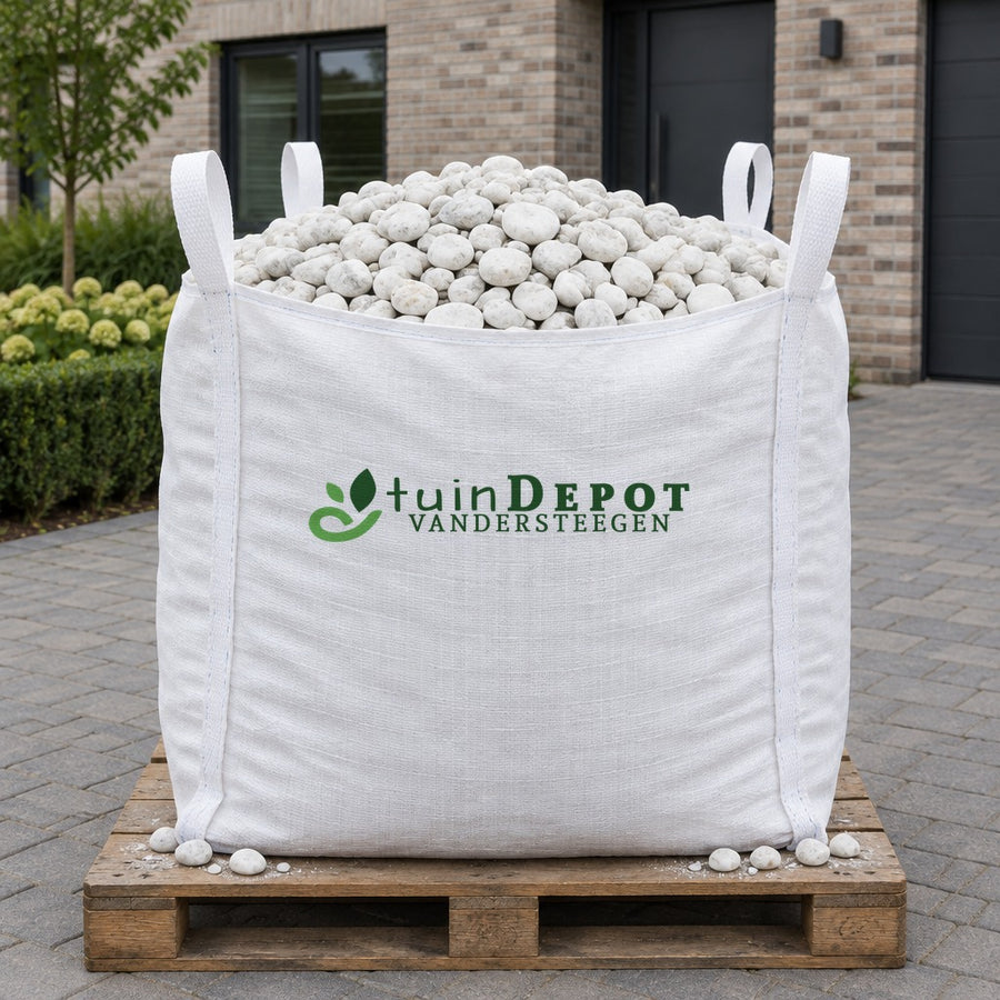 Bigbag Carrara rond 25/40 op pallet op de oprit