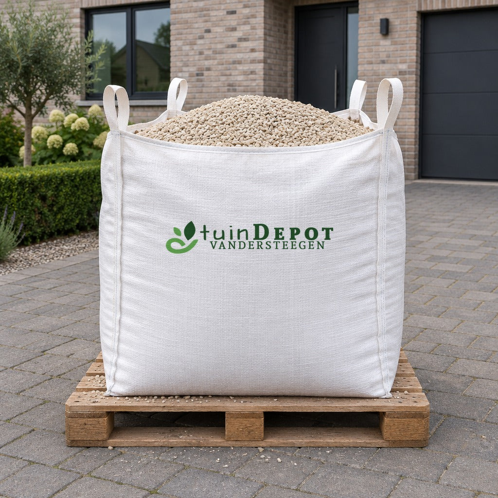 Bigbag Comblanchien 7/14 op pallet op de oprit