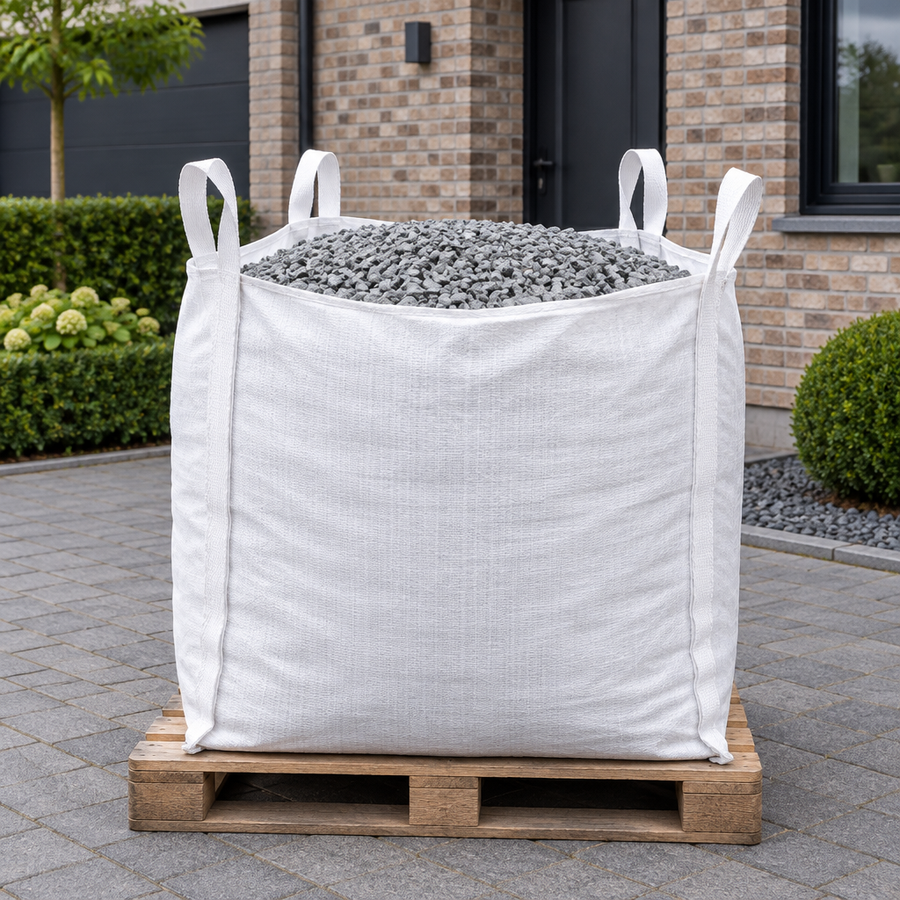 Bigbag Porfier 4/6 op pallet op de oprit