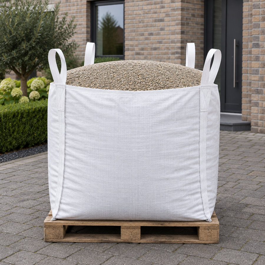 Bigbag Berggrind 4/6 op pallet op de oprit