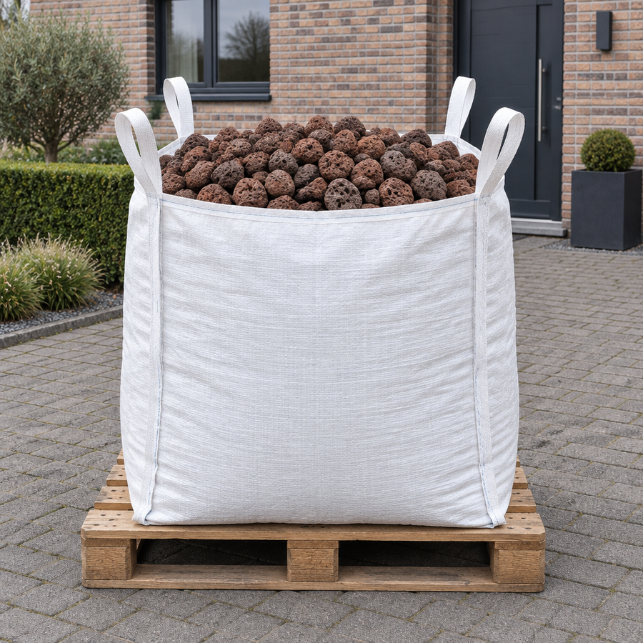Bigbag Schanskorf Lava 40/80 op pallet op de oprit