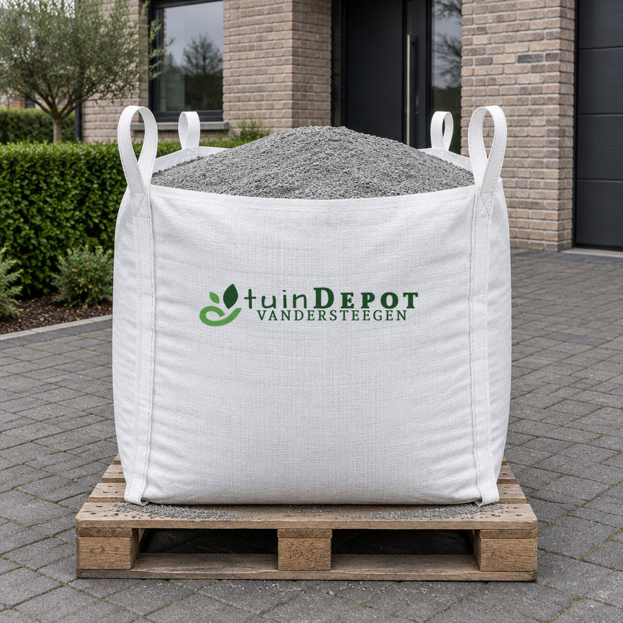 Bigbag Porfier 4/6 op pallet op de oprit