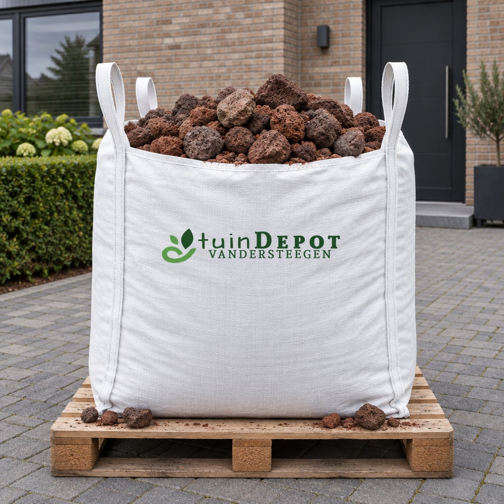 Bigbag Schanskorf Lava 40/80 op pallet op de oprit