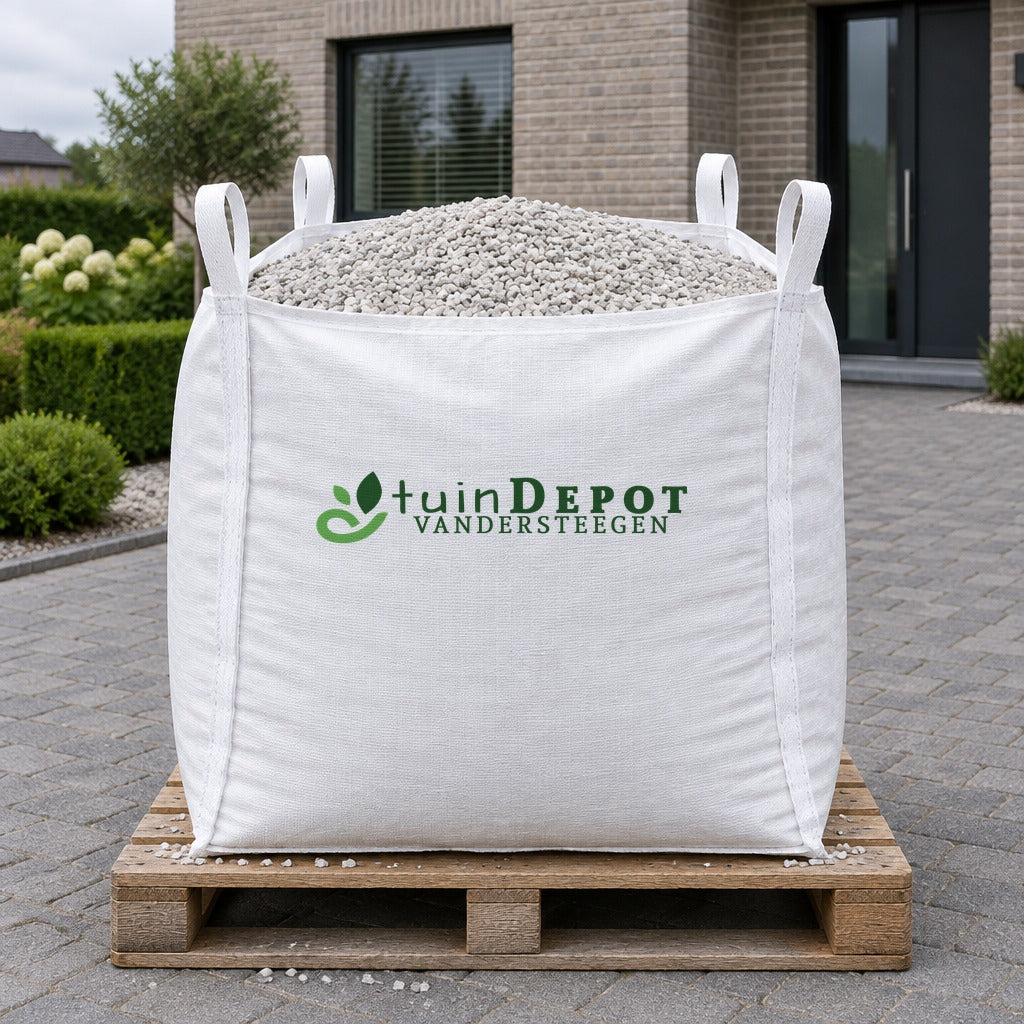 Bigbag Viniet 8/15 op pallet op de oprit