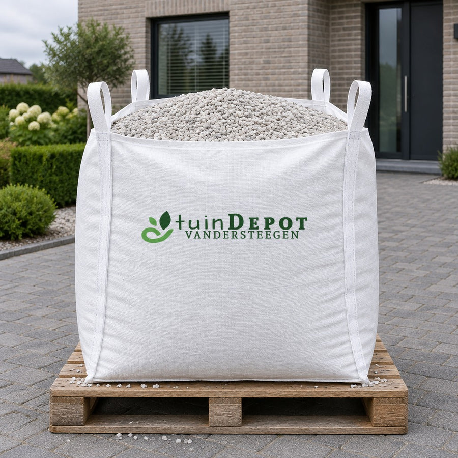 Bigbag Viniet 8/15 op pallet op de oprit